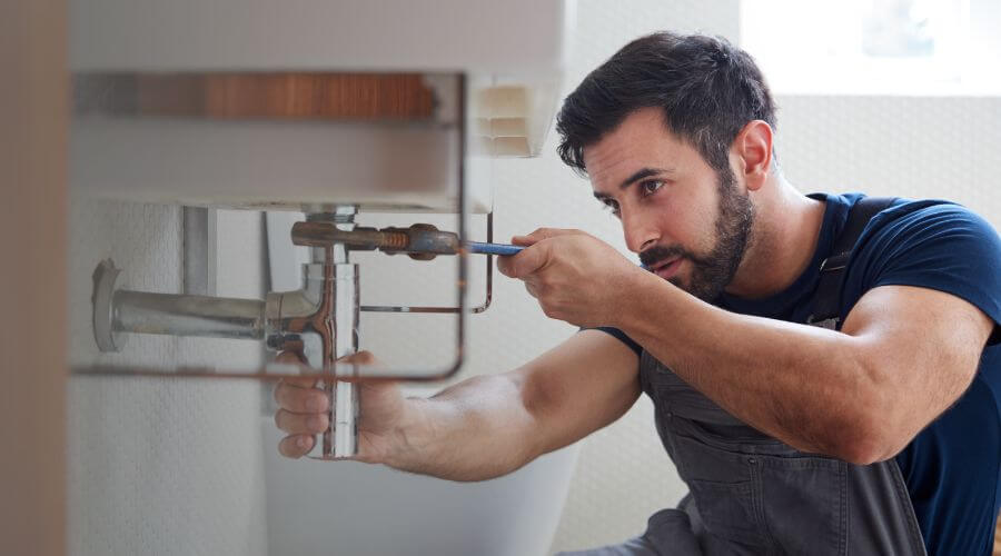Sink faucet replacement in Dale, IN